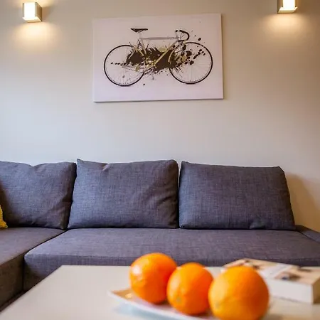 New Praga Near To Metro, Free Parking شقة