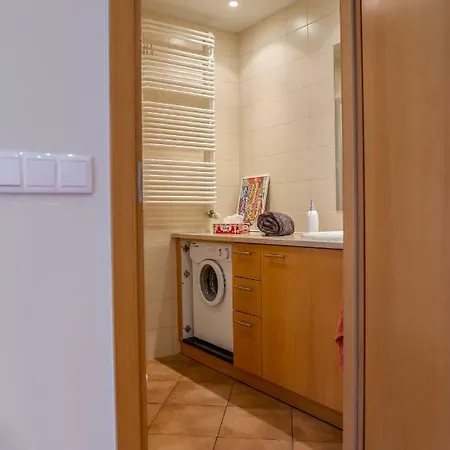 New Praga Near To Metro, Free Parking 华沙